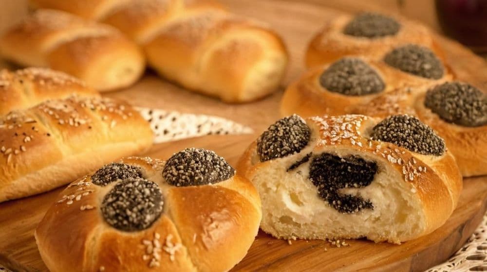 Ароматни мини сладки с извара и мак