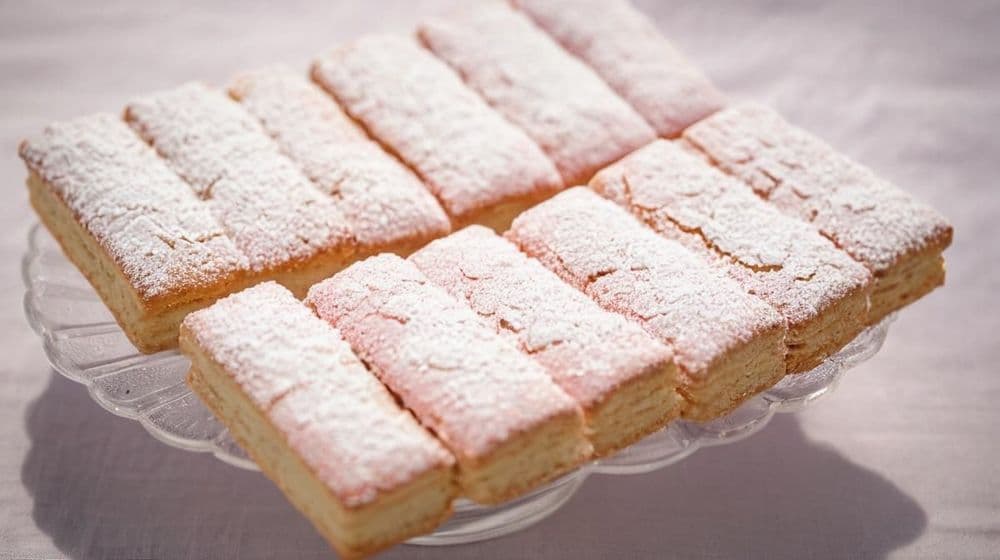 Нежни розови сладки с цвеклова нотка